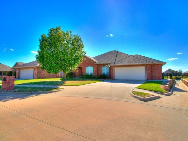 7213 Winding Meadow Ln in Oklahoma City, OK - Building Photo - Building Photo