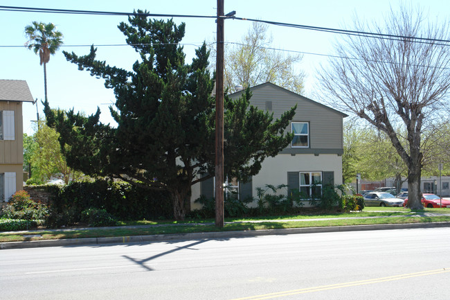 7150 Costello Ave in Van Nuys, CA - Building Photo - Building Photo