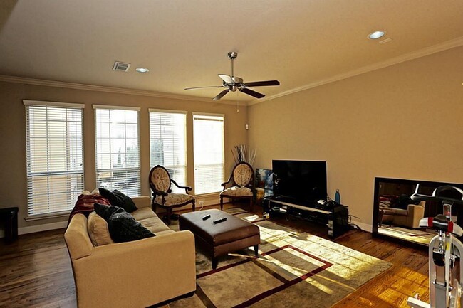 1115 Peveto St in Houston, TX - Building Photo - Building Photo