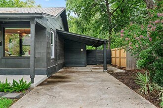 5602 Joe Sayers Ave in Austin, TX - Building Photo - Building Photo