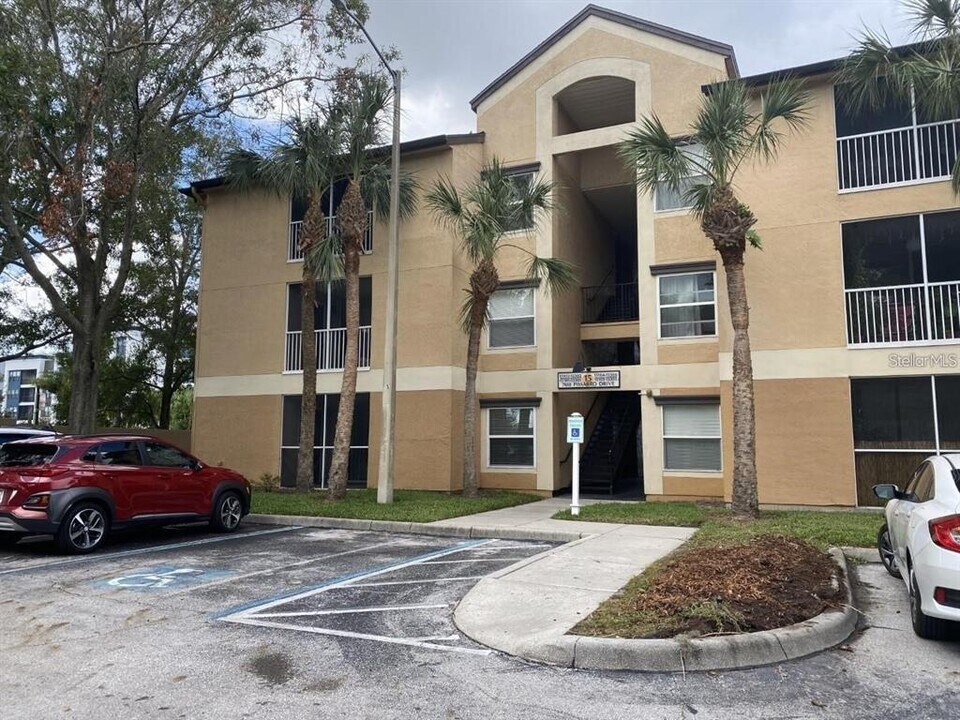 7618 Pissarro Dr in Orlando, FL - Building Photo