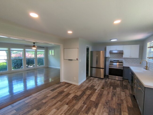 property at 3908 Forest Highland Cir