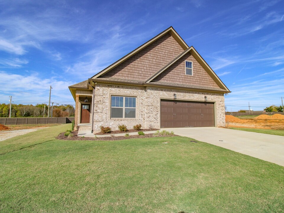 18084 Longleaf Dr in Athens, AL - Building Photo