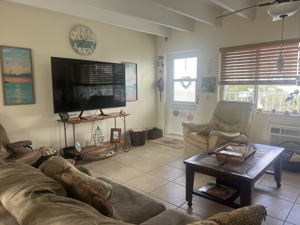 3500 S Ocean Blvd, Unit 000 in South Palm Beach, FL - Foto de edificio