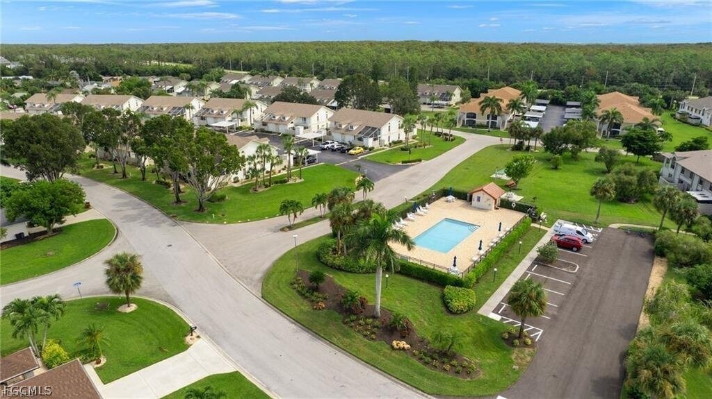 6867 Pentland Way in Ft. Myers, FL - Building Photo