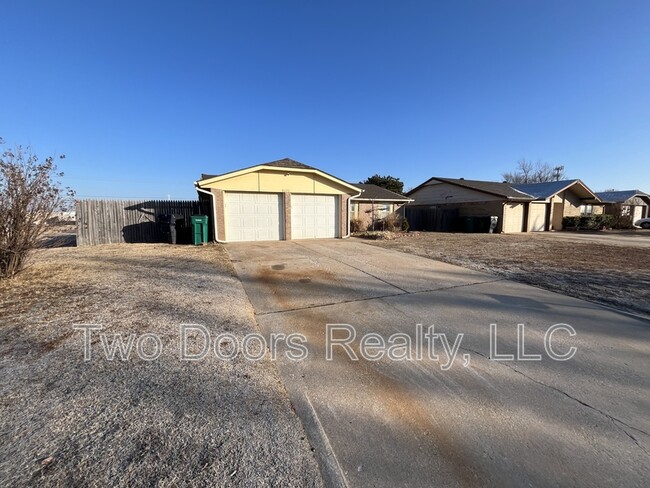 8425 NW 92nd St in Oklahoma City, OK - Building Photo - Building Photo