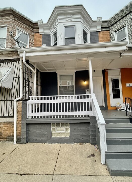 665 E Wensley St in Philadelphia, PA - Building Photo