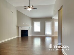 616 Hollow Crst in Clarksville, TN - Building Photo - Building Photo