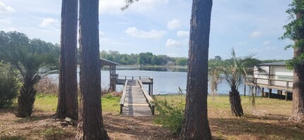 800 Lake Shore Ter in Interlachen, FL - Building Photo - Building Photo