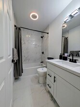 13454 95th Ave NE in Kirkland, WA - Building Photo - Building Photo