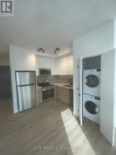 1600 James Naismith Dr in Ottawa, ON - Building Photo - Building Photo