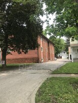 425 W Lawrence Ave in Springfield, IL - Building Photo
