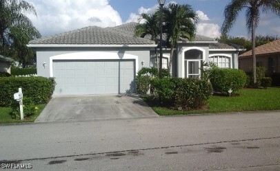 11016 Lakeland Cir in Ft. Myers, FL - Building Photo