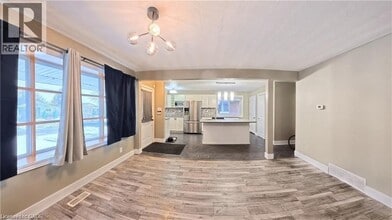 61 Bosworth Crescent in Kitchener, ON - Building Photo - Building Photo