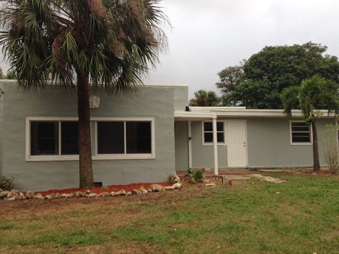 512 46th St in West Palm Beach, FL - Building Photo