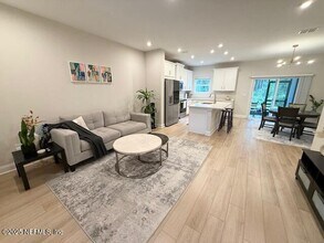 12009 Calvesta St in Jacksonville, FL - Building Photo - Building Photo