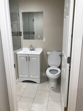 18941 Vose St, Unit #18943 Vose St in Reseda, CA - Building Photo - Building Photo