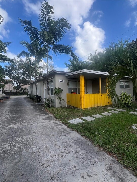 915 N 19th Ave in Hollywood, FL - Building Photo