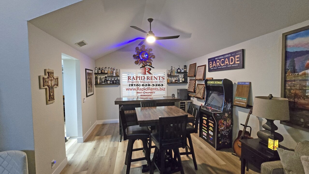 8358 Triad Cir in Sacramento, CA - Building Photo