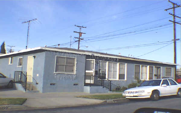 16125 Clark Ave in Bellflower, CA - Building Photo