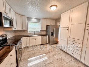 7425 Hardy Ave in Raytown, MO - Building Photo - Building Photo