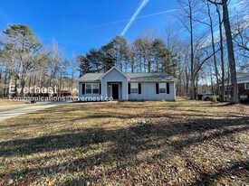 504 E McLelland Ave in Mooresville, NC - Building Photo
