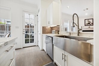 2842 Briarhurst Park in Houston, TX - Building Photo - Building Photo