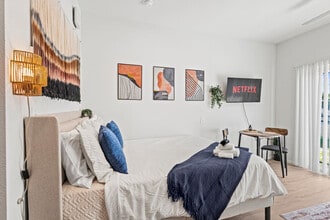 596 W 9th St in Dallas, TX - Building Photo - Building Photo