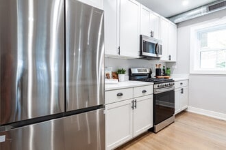 2641 W Carmen Ave, Unit 1 in Chicago, IL - Building Photo - Building Photo