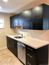 1824 Monroe St-Unit -11 in Hollywood, FL - Building Photo - Building Photo