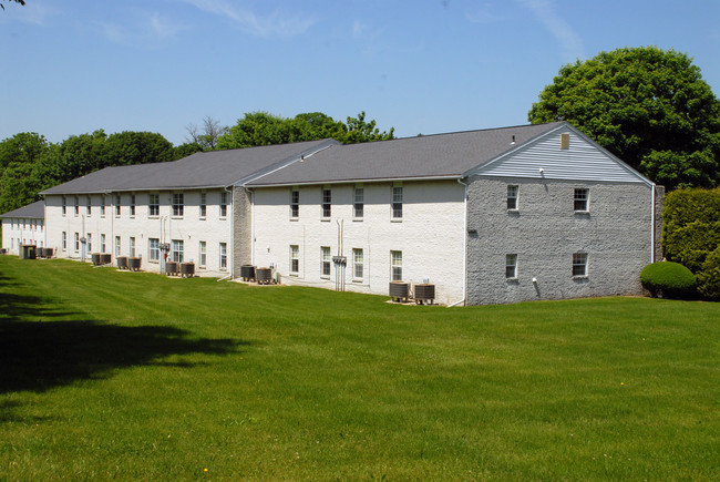 Devonshire Apartments in Kutztown, PA - Building Photo - Building Photo