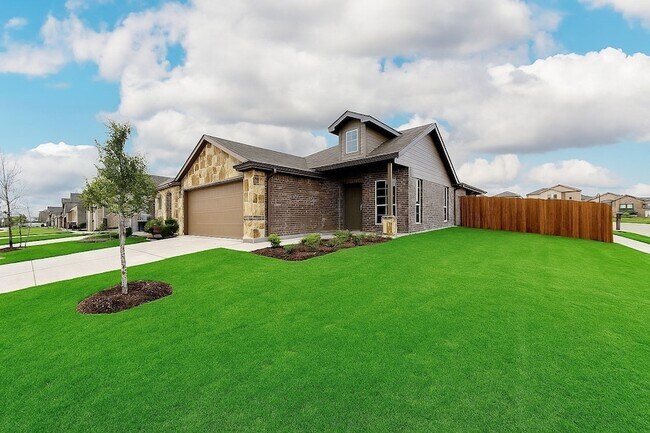 810 Shear Dr in Royse City, TX - Foto de edificio - Building Photo