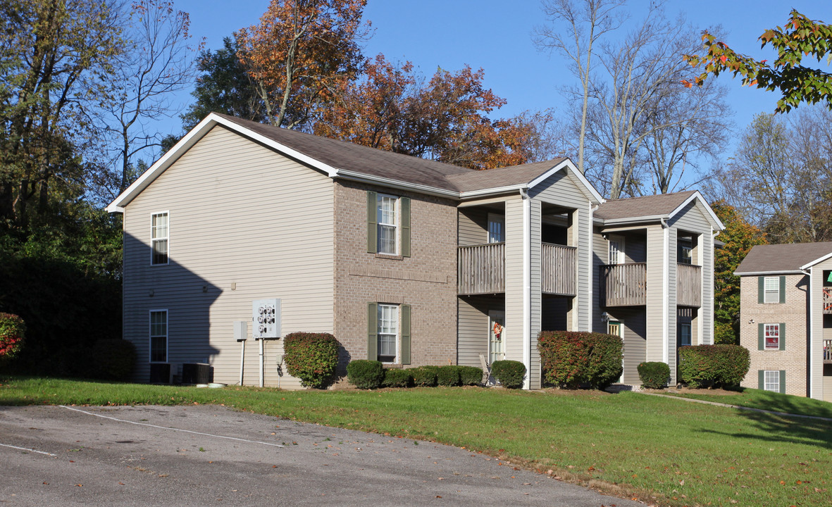 Maple Lake Apartments in Crittenden, KY - Building Photo