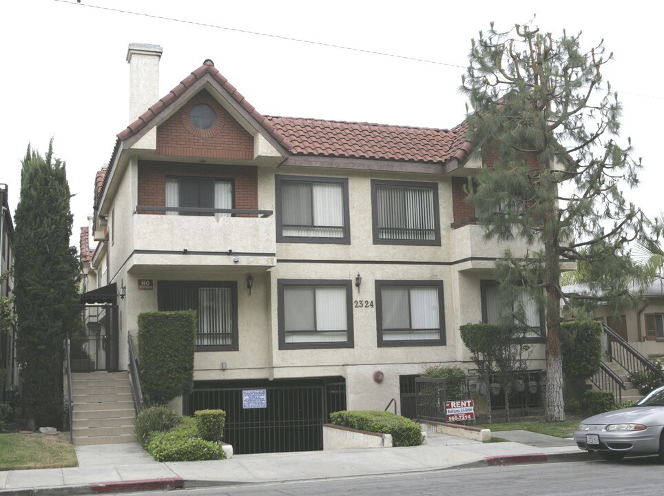 2324 N Ontario St in Burbank, CA - Foto de edificio