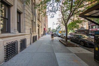 Wellwyn Apartments in New York, NY - Building Photo - Building Photo