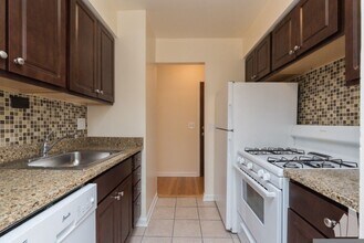 5820 N Sheridan Rd in Chicago, IL - Building Photo - Building Photo