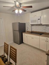 5712 Hollywood Blvd, Unit 2 in Hollywood, FL - Building Photo - Building Photo