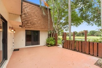 2060 SW 90th Ave in Davie, FL - Building Photo - Building Photo