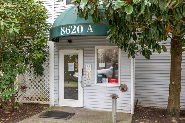 8620 23rd Ave NE in Seattle, WA - Building Photo - Building Photo