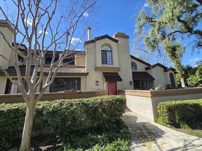 property at 9 Rock Cliff Pl