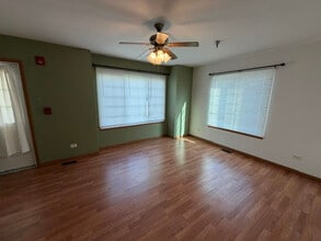 126 Washington St in Ingleside, IL - Building Photo - Building Photo