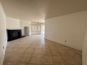 12438 Brewster Dr in Moreno Valley, CA - Foto de edificio - Building Photo