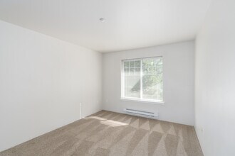 Selkirk Lodge Apartments in Spokane, WA - Building Photo - Interior Photo