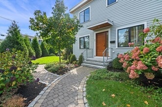 99 Naugus Ave in Marblehead, MA - Building Photo - Building Photo