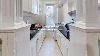 1 Gray St, Unit 3 in Cambridge, MA - Building Photo