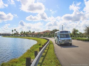 850 SW 133rd Ter, Unit # 405B in Pembroke Pines, FL - Building Photo - Building Photo