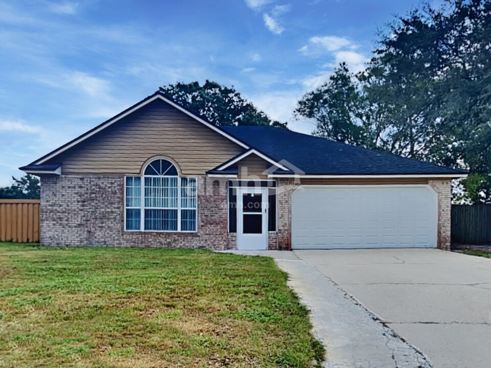 12570 Long Lake Ct in Jacksonville, FL - Building Photo
