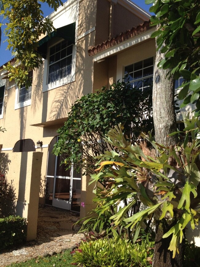 6601 Via Regina in Boca Raton, FL - Building Photo - Building Photo