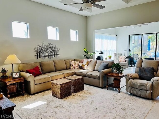 12804 Epping Way in Ft. Myers, FL - Foto de edificio - Building Photo