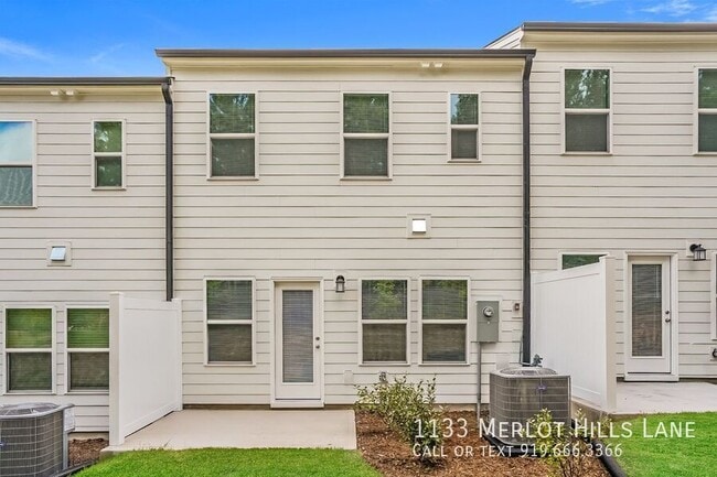 1133 Merlot Hills Ln. in Durham, NC - Foto de edificio - Building Photo